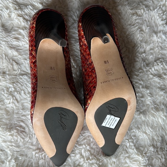 : Donald J. Pliner Patent Leather Animal Print Pumps Size: 9 | US 9 - Picture 6 of 6